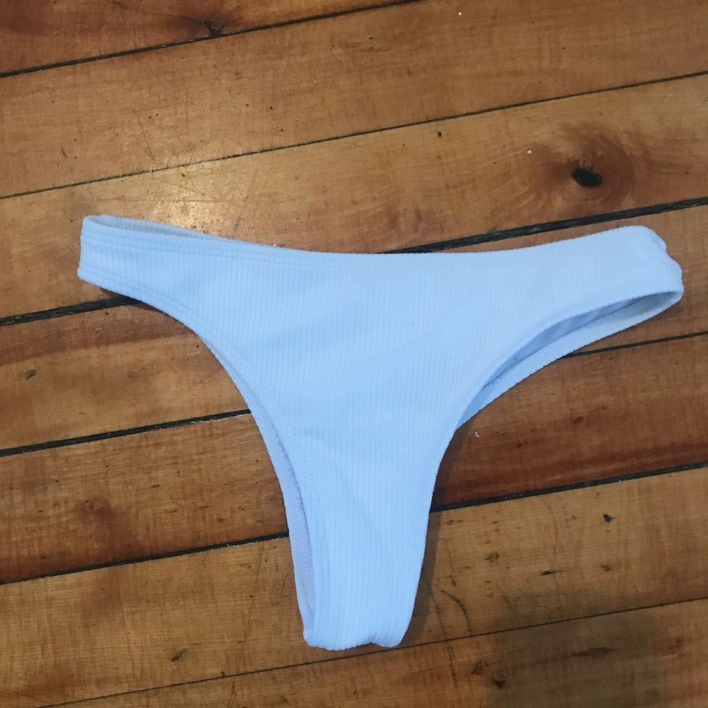 White Bikini - Picture 3 of 3